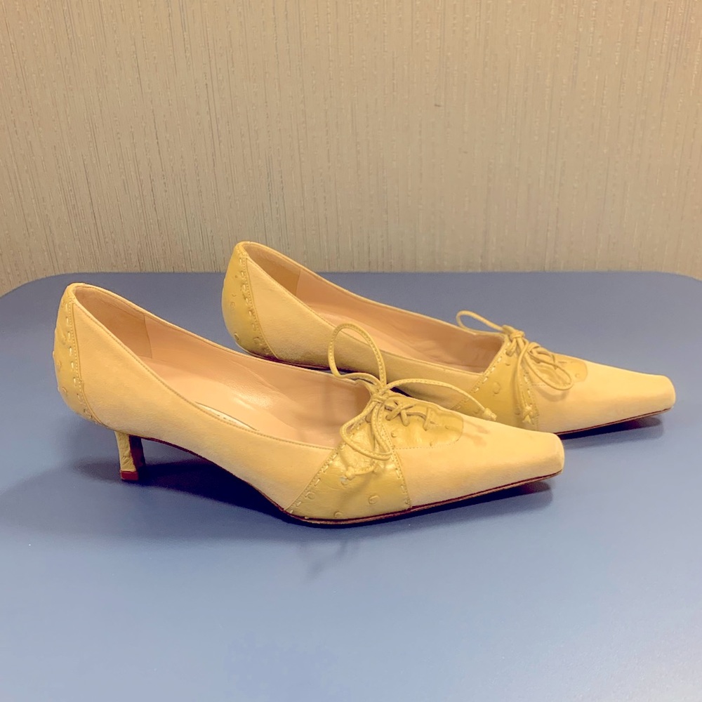 Manolo Blahnik kitten heel pumps, size 7, IT 37